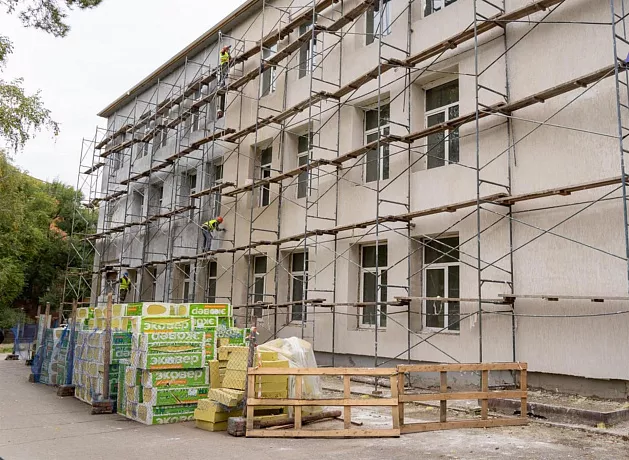 Художественную школу Юрги в Кузбассе отремонтируют до конца года