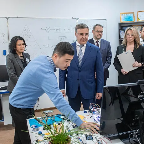 В Москве подвели итоги работы передовых инженерных школ за 3 года