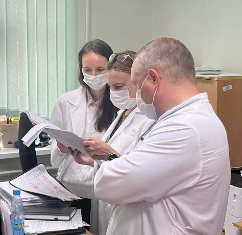 Эксперты из Петербурга посетили медучреждения Саратовской области